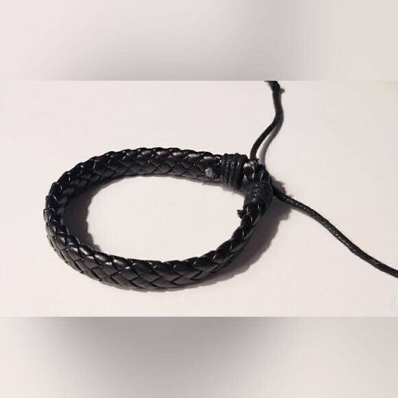 Men's leather bracelet braided black new d80 - Picture 1 of 1